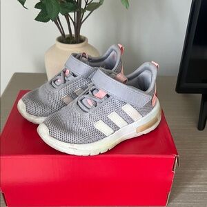 Adidas Kids Sneakers in Gray and Pink